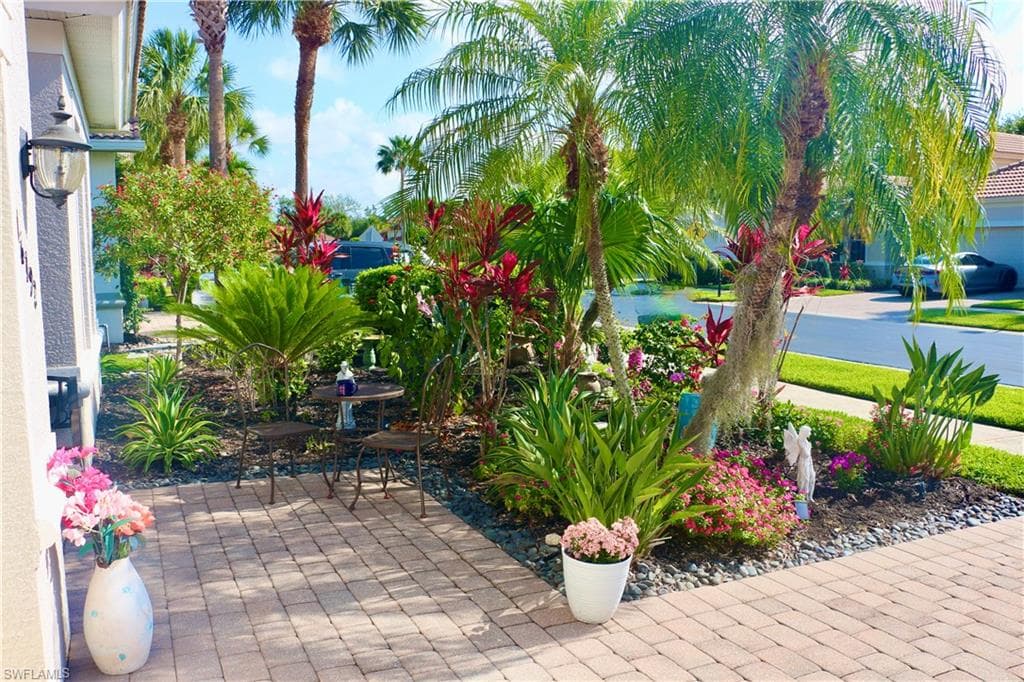 16192 Parque LN, NAPLES FL 34110-2