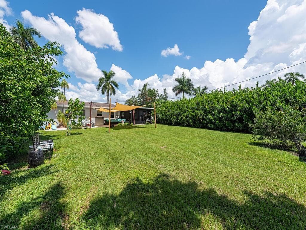 5521 Shaddelee LN W, FORT MYERS FL 33919-1