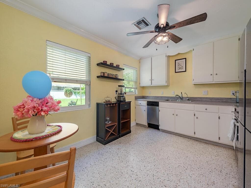 5521 Shaddelee LN W, FORT MYERS FL 33919-4