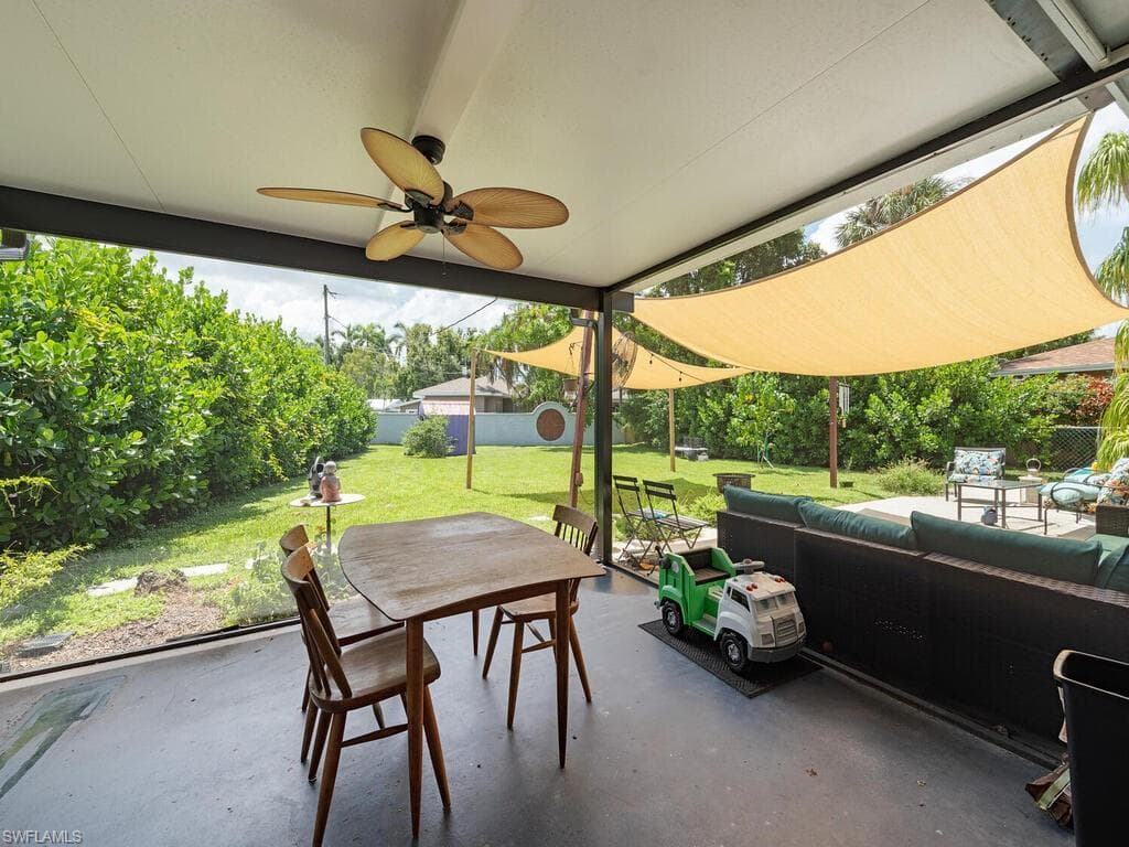 5521 Shaddelee LN W, FORT MYERS FL 33919-8