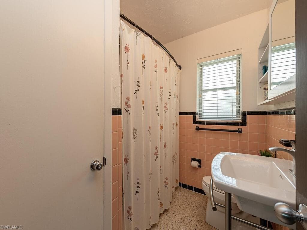 5521 Shaddelee LN W, FORT MYERS FL 33919-10