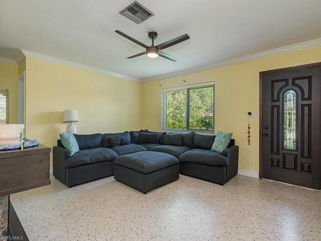 5521 Shaddelee LN W, FORT MYERS FL 33919-3