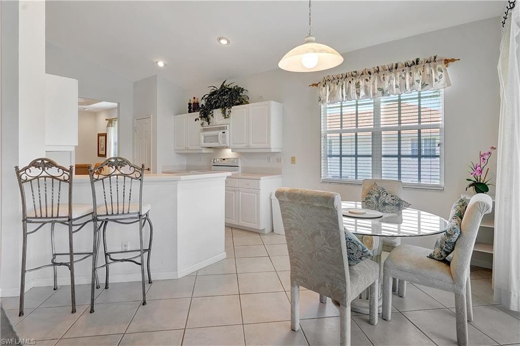 23156 Rosedale DR # 201, ESTERO FL 34135-10
