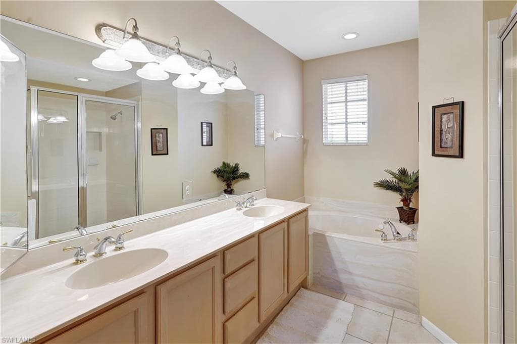 23156 Rosedale DR # 201, ESTERO FL 34135-20