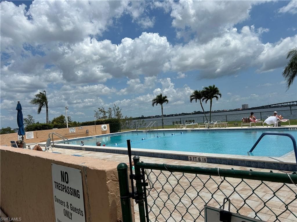 4260 SE 20th PL # 206, CAPE CORAL FL 33904-14