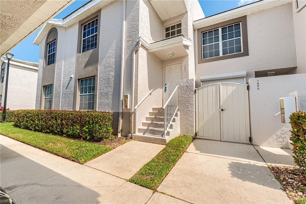 3775 Fieldstone BLVD # 104, NAPLES FL 34109-2