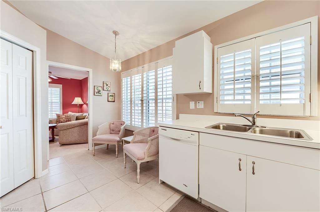 3775 Fieldstone BLVD # 104, NAPLES FL 34109-4
