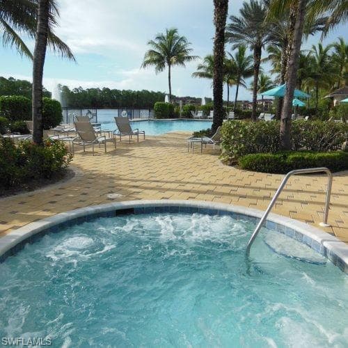 1634 Tarpon Bay DR S # 202, NAPLES FL 34119-35