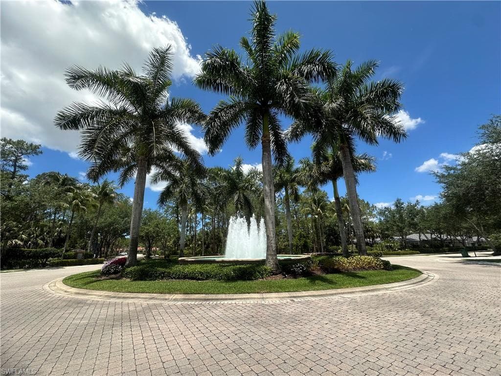 1634 Tarpon Bay DR S # 202, NAPLES FL 34119-29