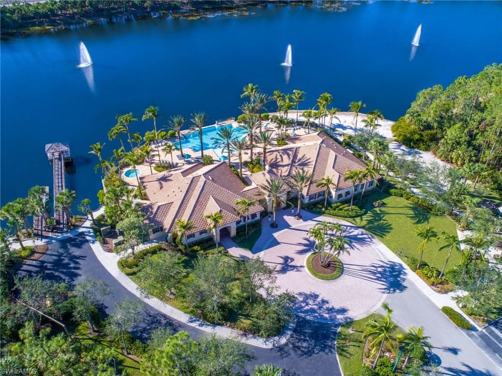 1634 Tarpon Bay DR S # 202, NAPLES FL 34119-30