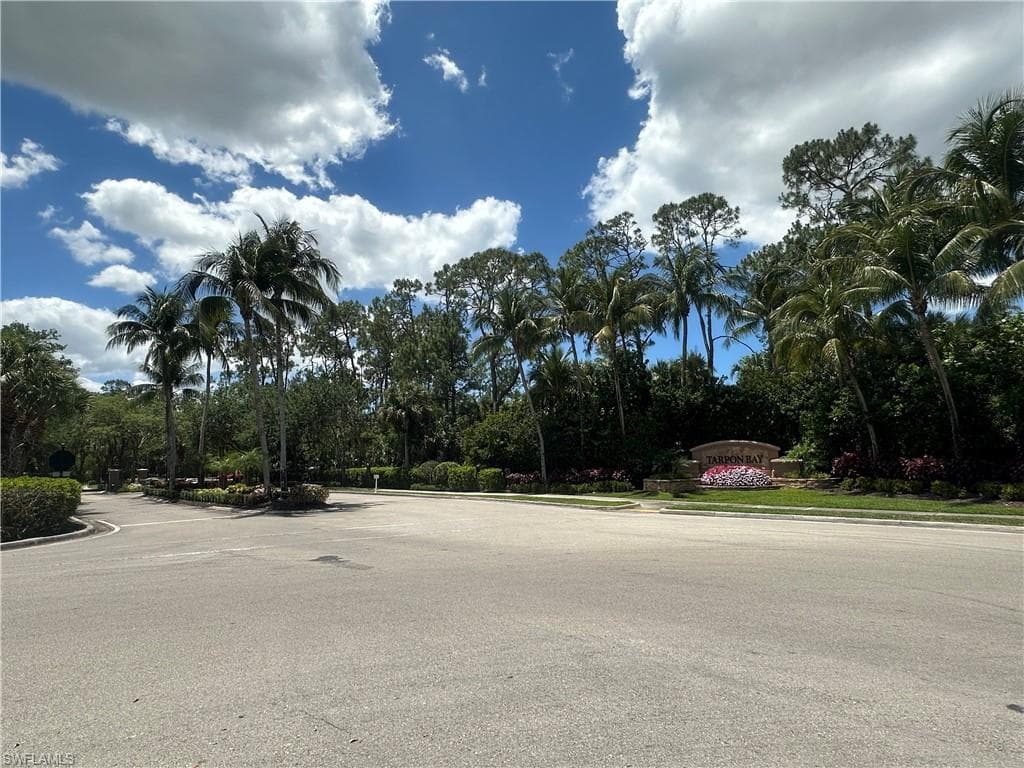 1634 Tarpon Bay DR S # 202, NAPLES FL 34119-28