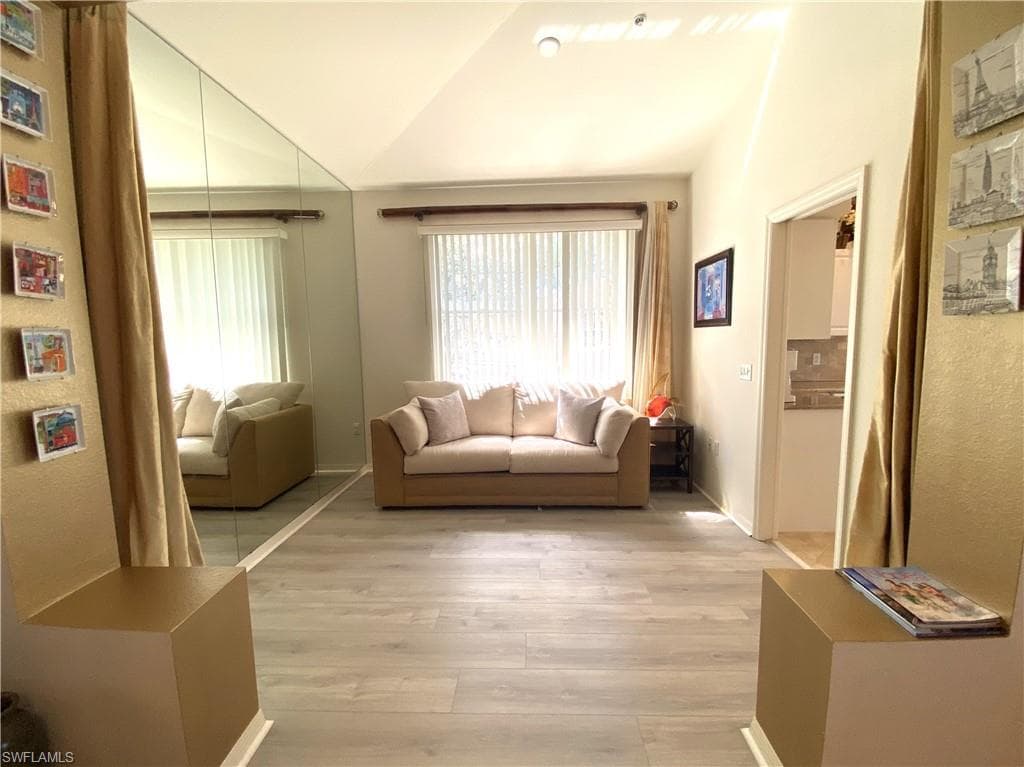 1570 Winding Oaks WAY # 201, NAPLES FL 34109-6