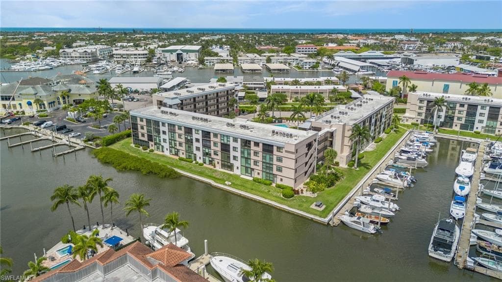 805 River Point DR # 202C, NAPLES FL 34102-11