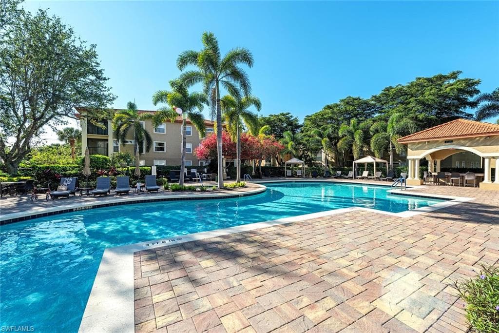 8861 Colonnades CT N # 215, BONITA SPRINGS FL 34135-12