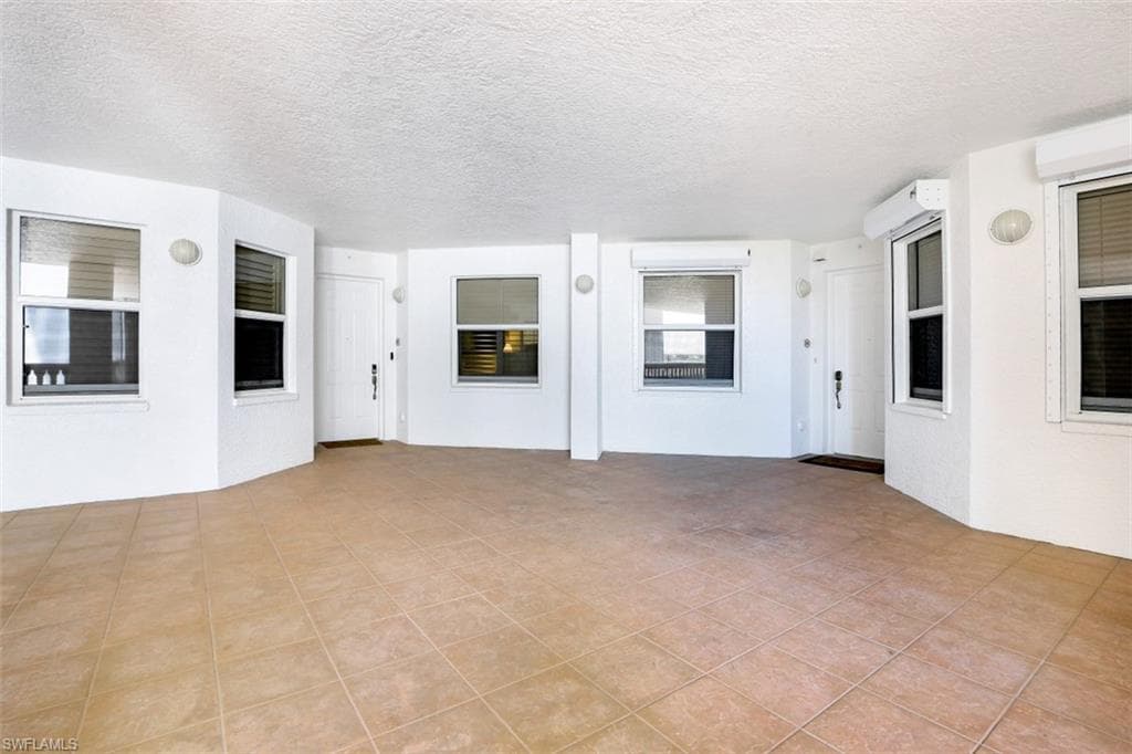 400 FLAGSHIP DR # 802, NAPLES FL 34108-22