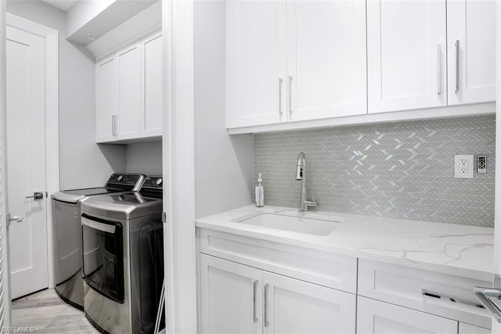 400 FLAGSHIP DR # 802, NAPLES FL 34108-12