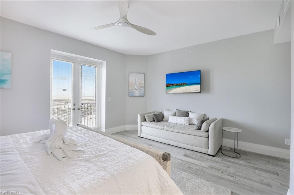 400 FLAGSHIP DR # 802, NAPLES FL 34108-15