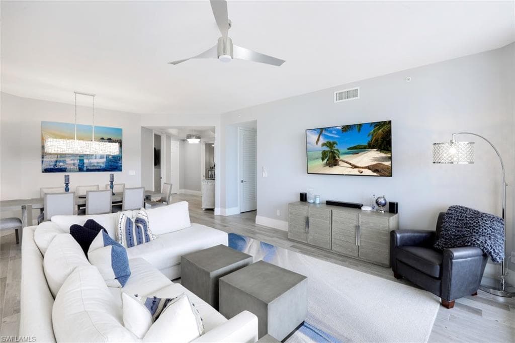 400 FLAGSHIP DR # 802, NAPLES FL 34108-6