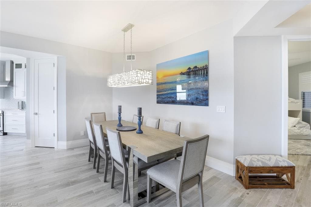 400 FLAGSHIP DR # 802, NAPLES FL 34108-2