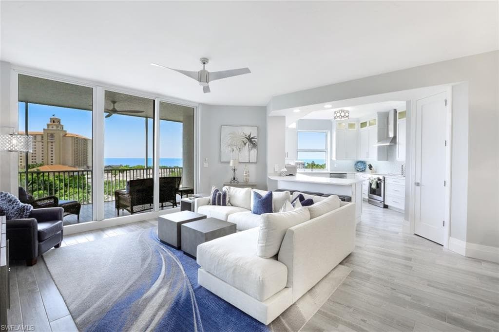 400 FLAGSHIP DR # 802, NAPLES FL 34108-4