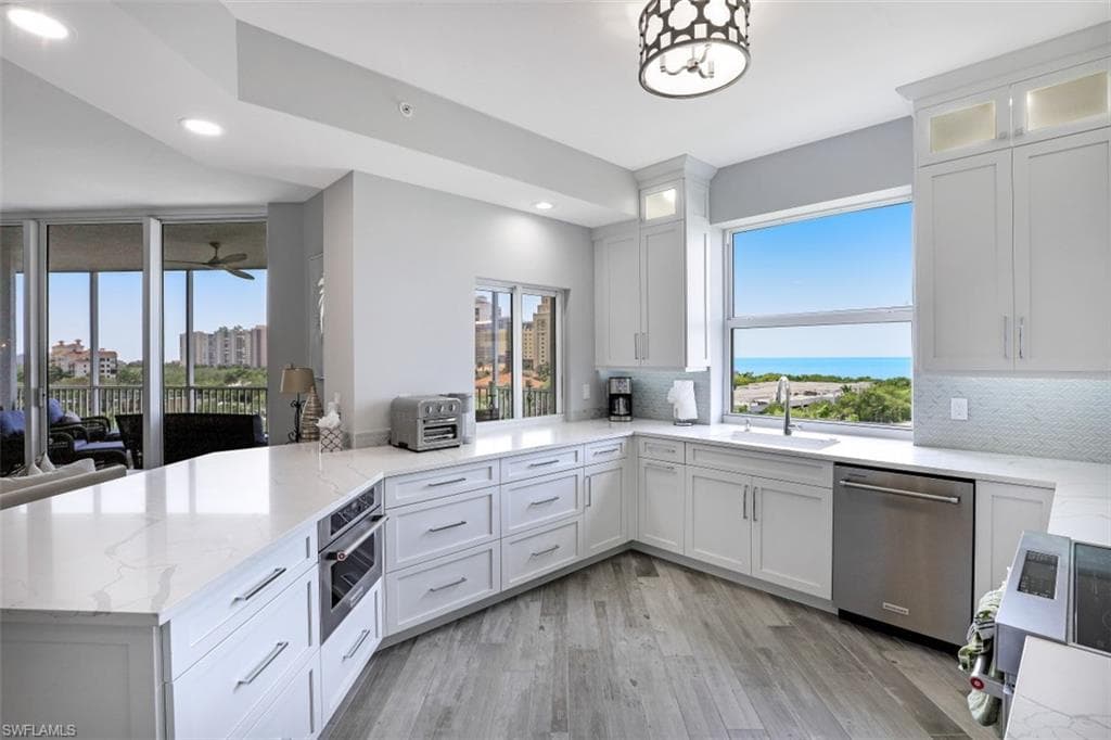 400 FLAGSHIP DR # 802, NAPLES FL 34108-9