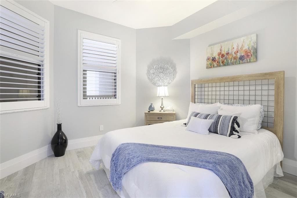 400 FLAGSHIP DR # 802, NAPLES FL 34108-18