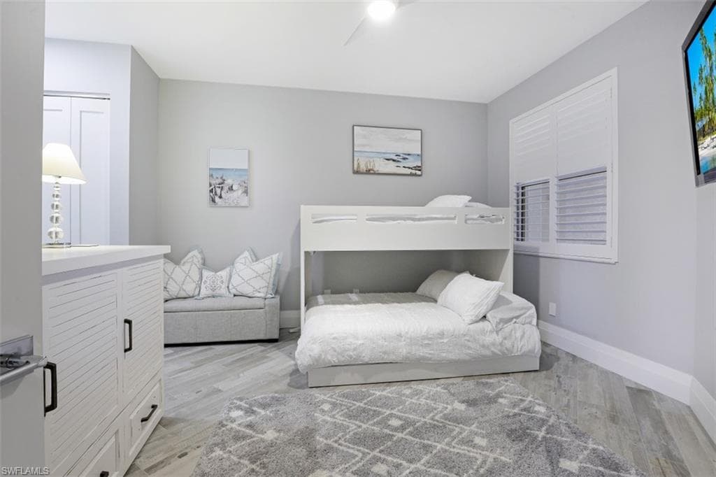 400 FLAGSHIP DR # 802, NAPLES FL 34108-20