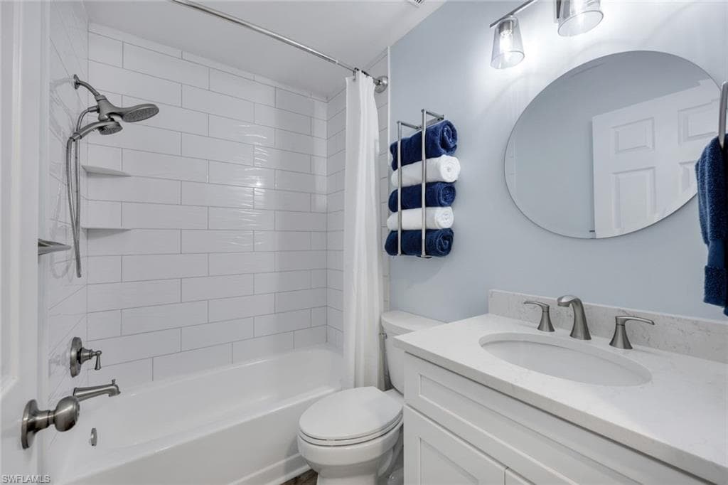 774 Wiggins Lake DR # 203, NAPLES FL 34110-16