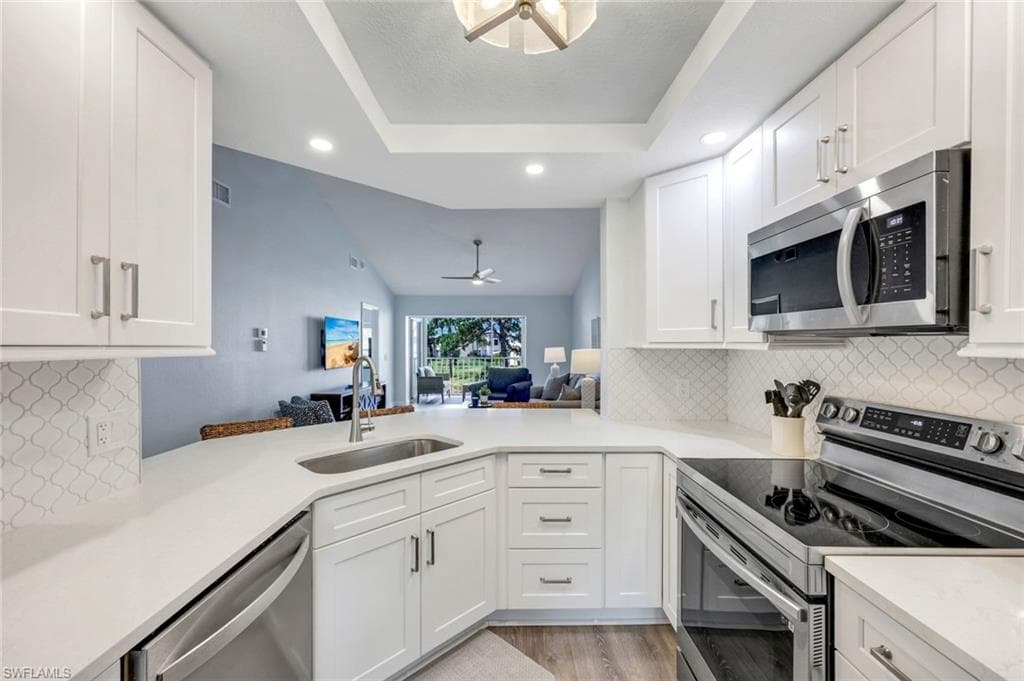 774 Wiggins Lake DR # 203, NAPLES FL 34110-7