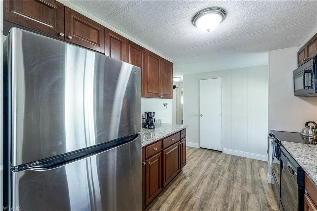 21 Le Mans DR N, NAPLES FL 34112-9