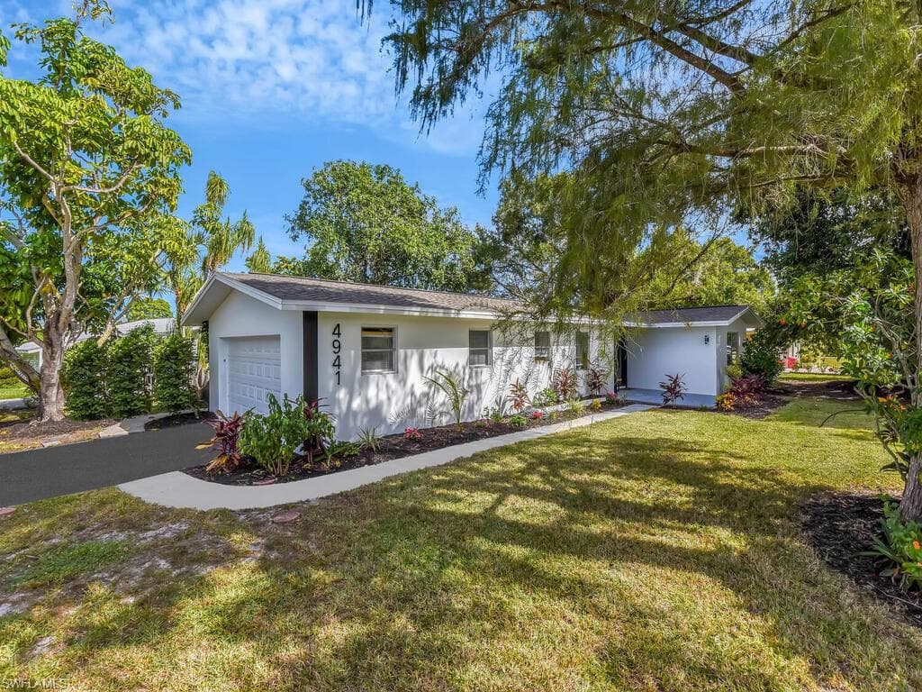 4941 Aztec CIR, NAPLES FL 34112-24