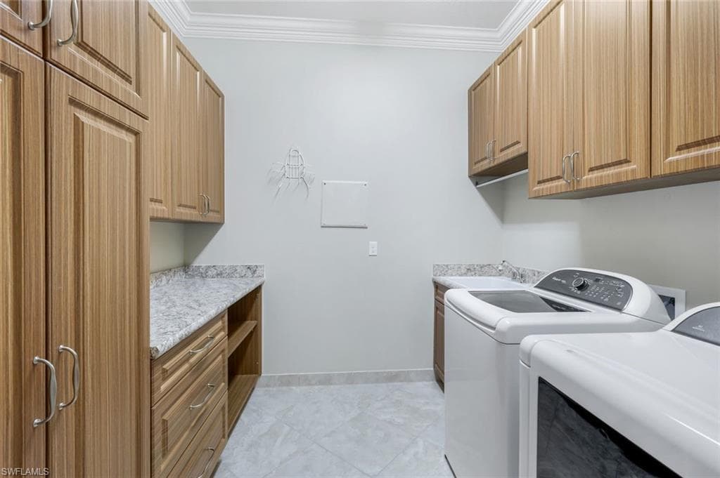 2915 Cinnamon Bay CIR, NAPLES FL 34119-26