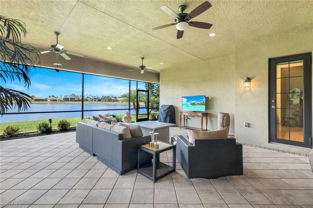 2915 Cinnamon Bay CIR, NAPLES FL 34119-27