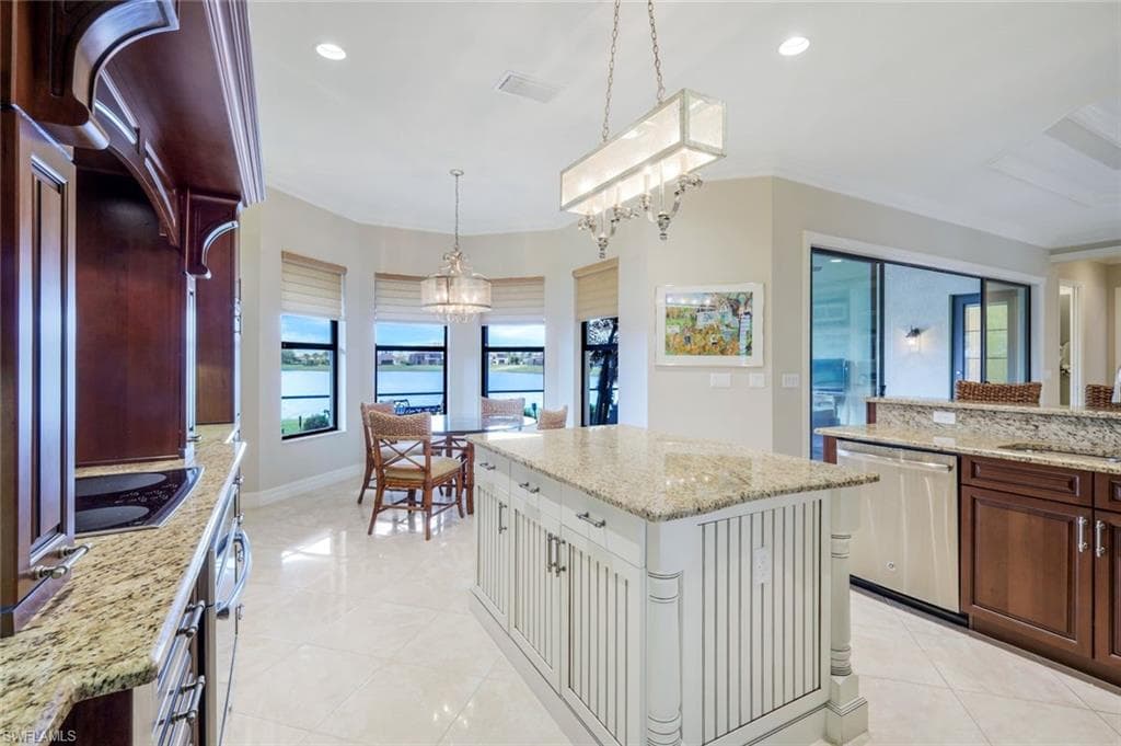 2915 Cinnamon Bay CIR, NAPLES FL 34119-9