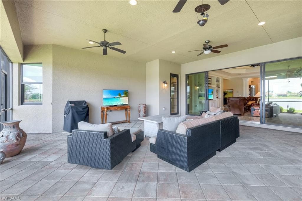 2915 Cinnamon Bay CIR, NAPLES FL 34119-30