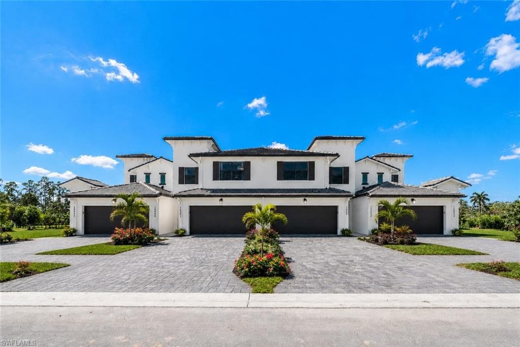 6085 Barbara CIR-5