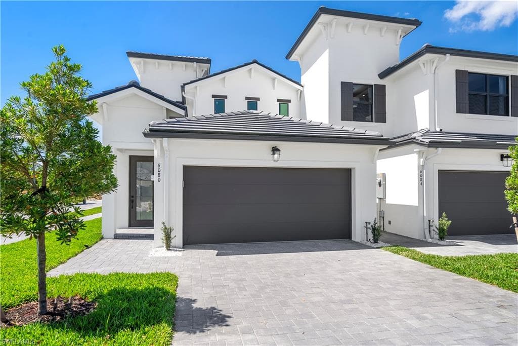 6085 Barbara CIR-10