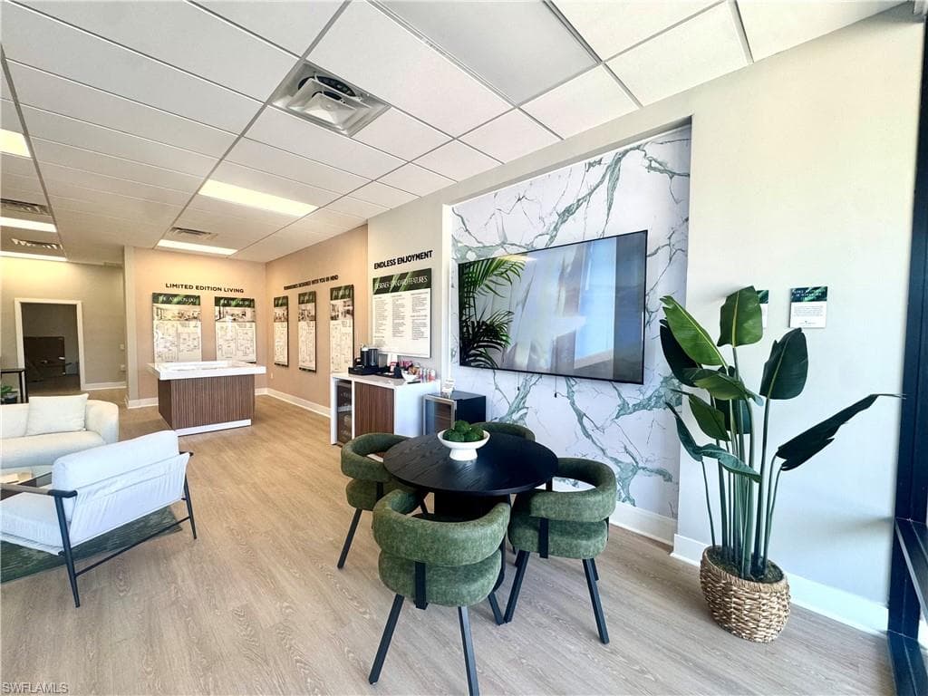 6085 Barbara CIR-28