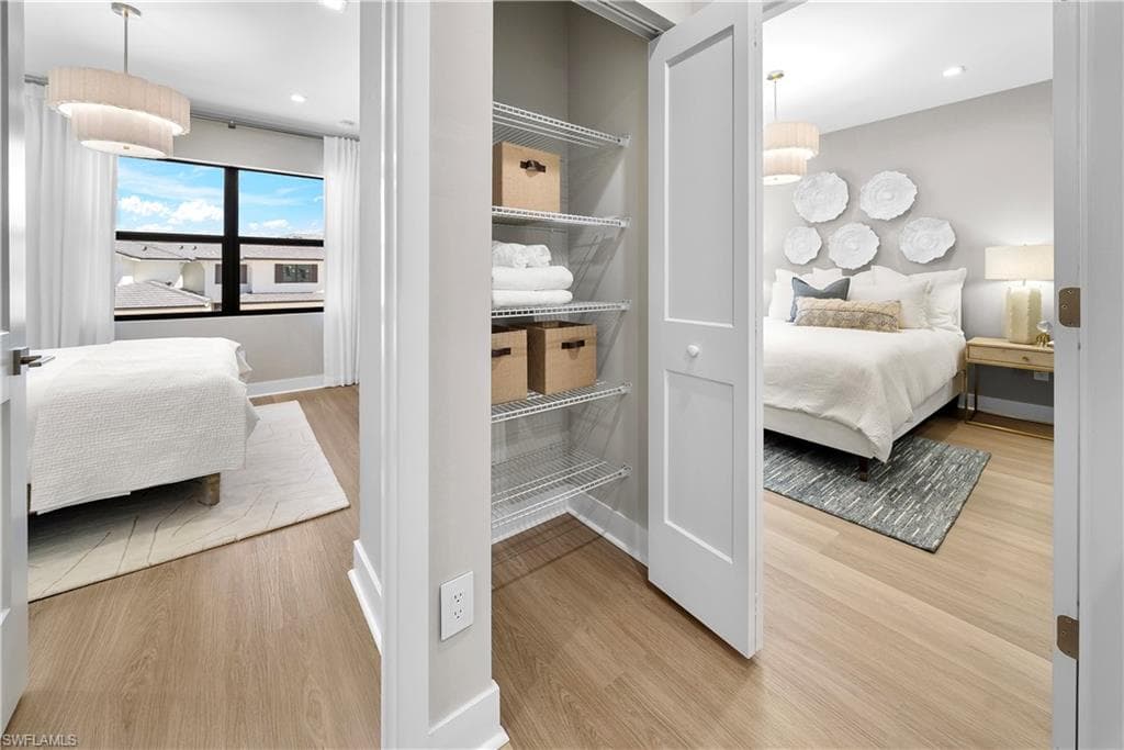 6088 Barbara CIR-22
