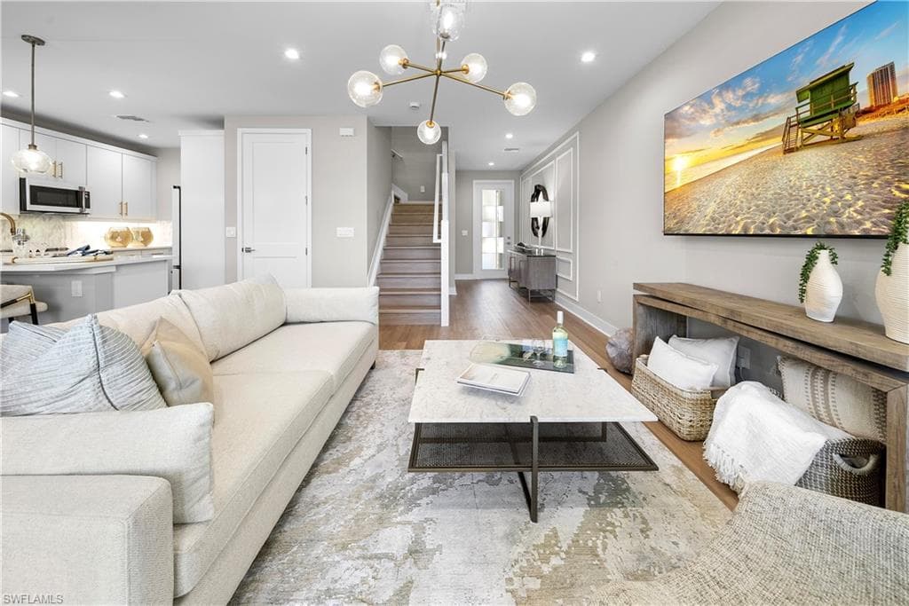 6088 Barbara CIR-12