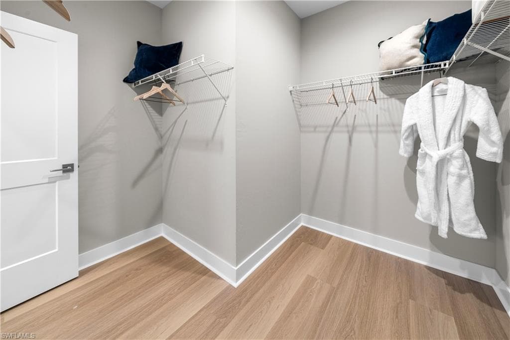 6088 Barbara CIR-28