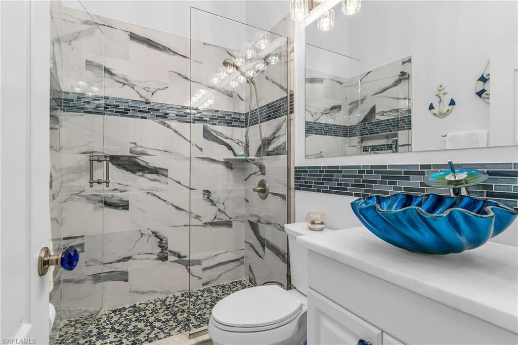 275 Cays DR # 2208, NAPLES FL 34114-24