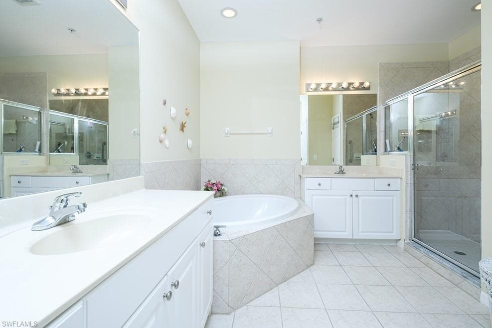 4873 Hampshire CT # 101, NAPLES FL 34112-12