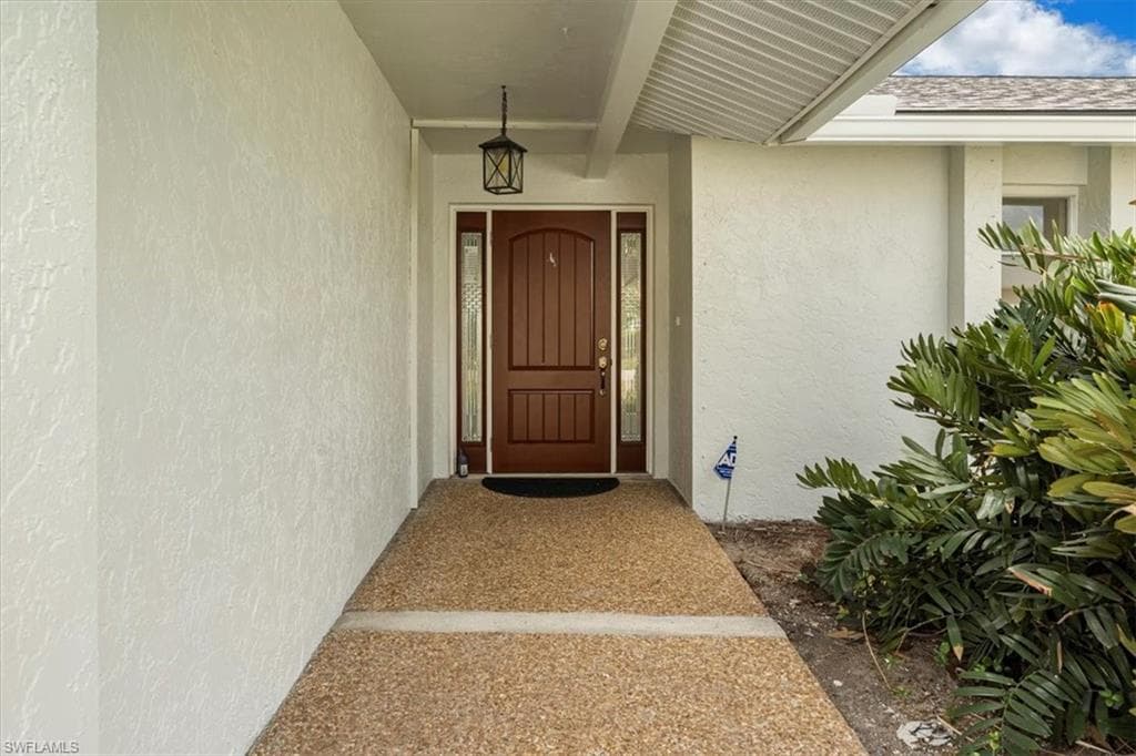 2232 Longboat DR, NAPLES FL 34104-1