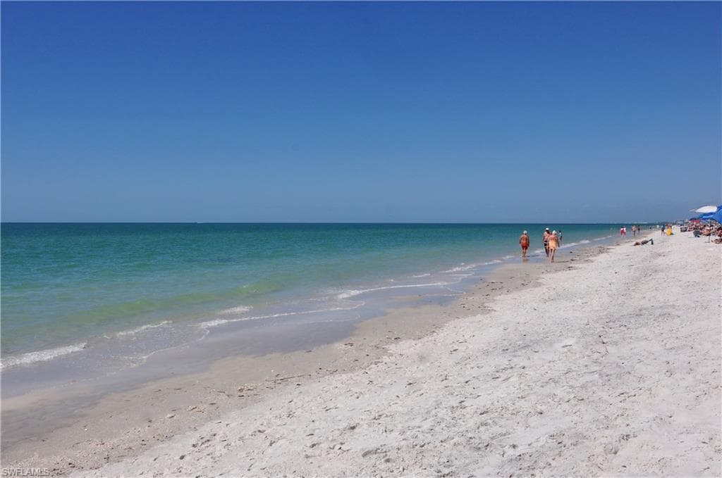 2232 Longboat DR, NAPLES FL 34104-42