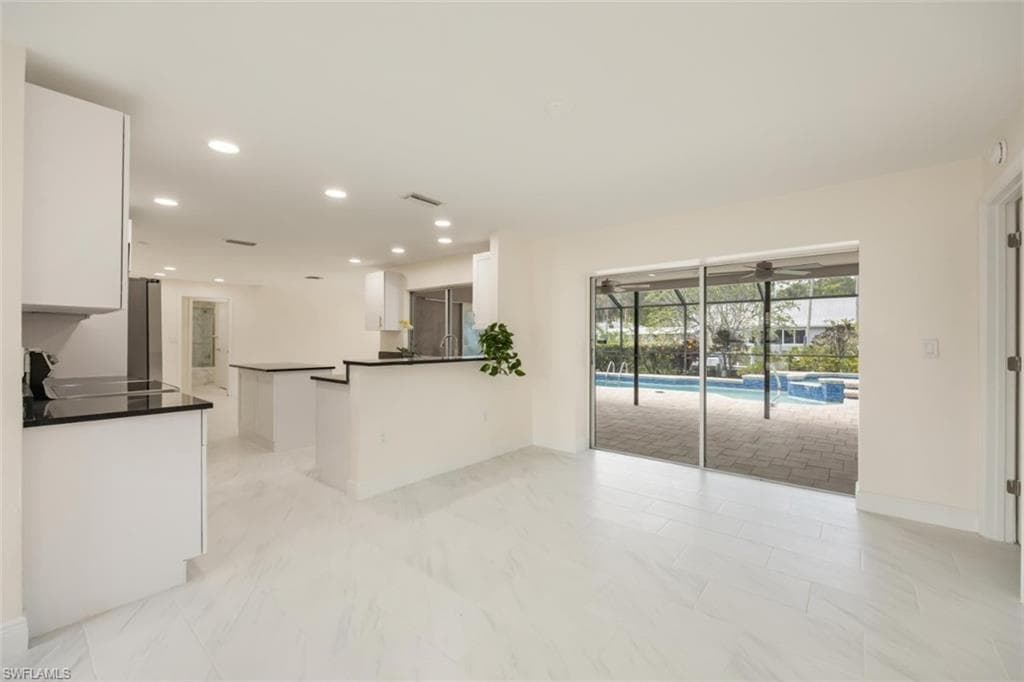 2232 Longboat DR, NAPLES FL 34104-11