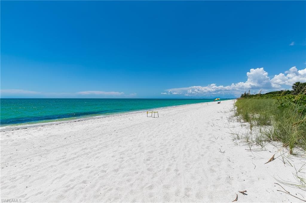 2232 Longboat DR, NAPLES FL 34104-43