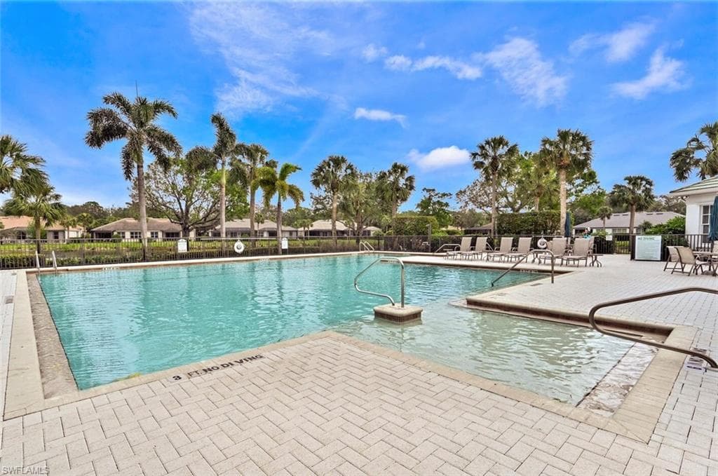 6545 Chestnut CIR, NAPLES FL 34109-41