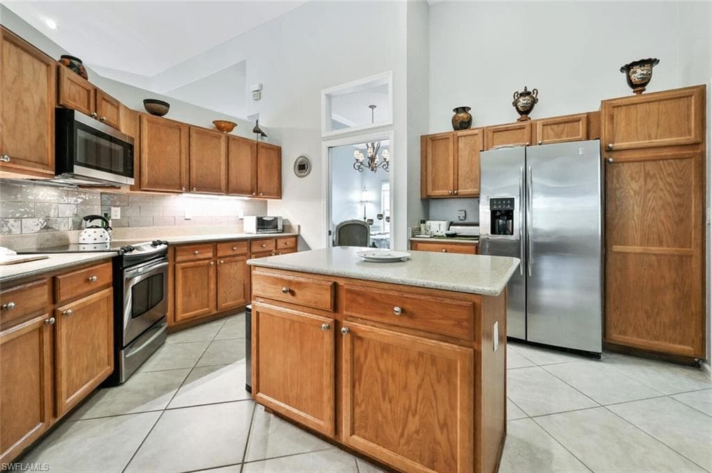 6545 Chestnut CIR, NAPLES FL 34109-12