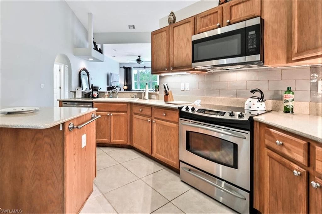 6545 Chestnut CIR, NAPLES FL 34109-11